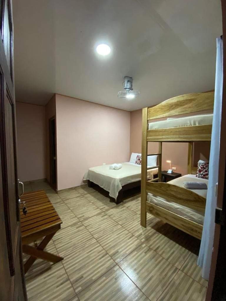 Cabinas Agamy Tortuguero Ruang foto